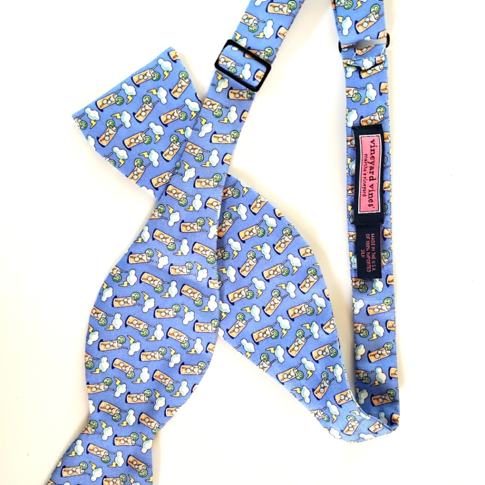 Vineyard Vines bow tie 100% silk cocktails and thunder clouds